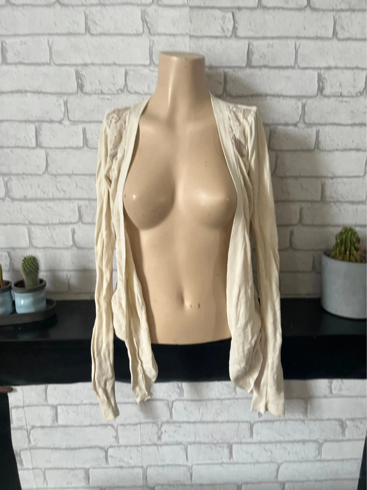 Gilet cardigan femme LIU LI – Beige/Écru – Taille 36/38 – Dos en dentelle fleurie – Bohème Chic